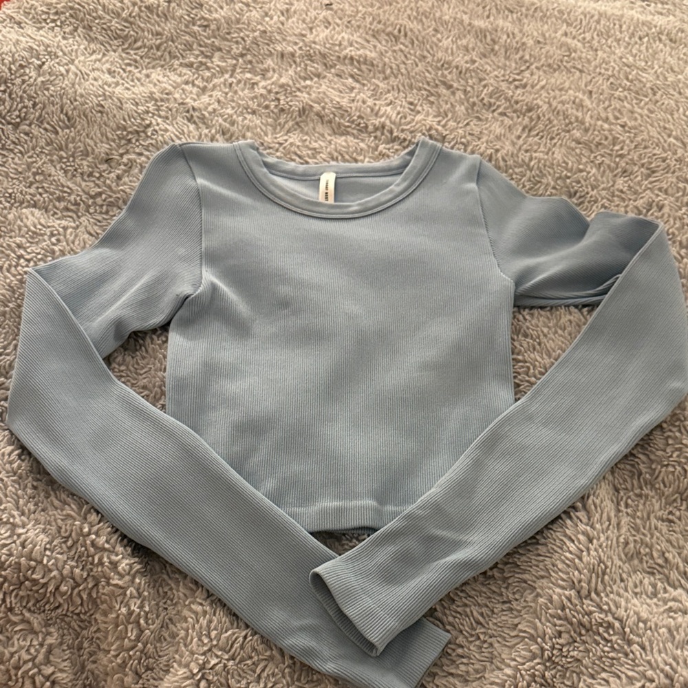 Aritzia Sunday Best Fitted Long Sleeve Ribbed Cropped Top Size Small Light Blue